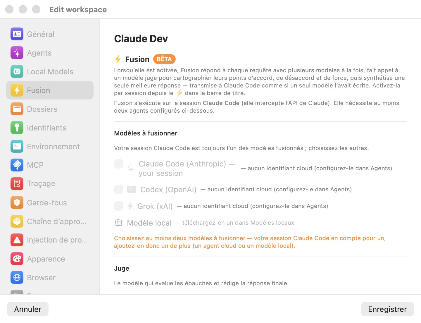Le volet Fusion de la fenêtre Modifier l'espace de travail, avec un badge BETA, un groupe Modèles à fusionner listant Claude Code, Codex, Grok et Modèle local, et un groupe Juge avec des sélecteurs Fournisseur et Modèle
