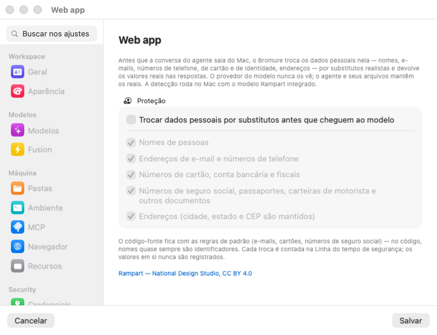 O painel Proteção de dados pessoais do editor do espaço de trabalho Web app: o texto explicativo, um grupo Proteção com o interruptor principal desmarcado «Trocar dados pessoais por substitutos antes que cheguem ao modelo» acima de cinco categorias esbatidas e marcadas, a nota de pé de página sobre o código-fonte e a Linha do tempo de segurança, e a ligação «Rampart — National Design Studio, CC BY 4.0»