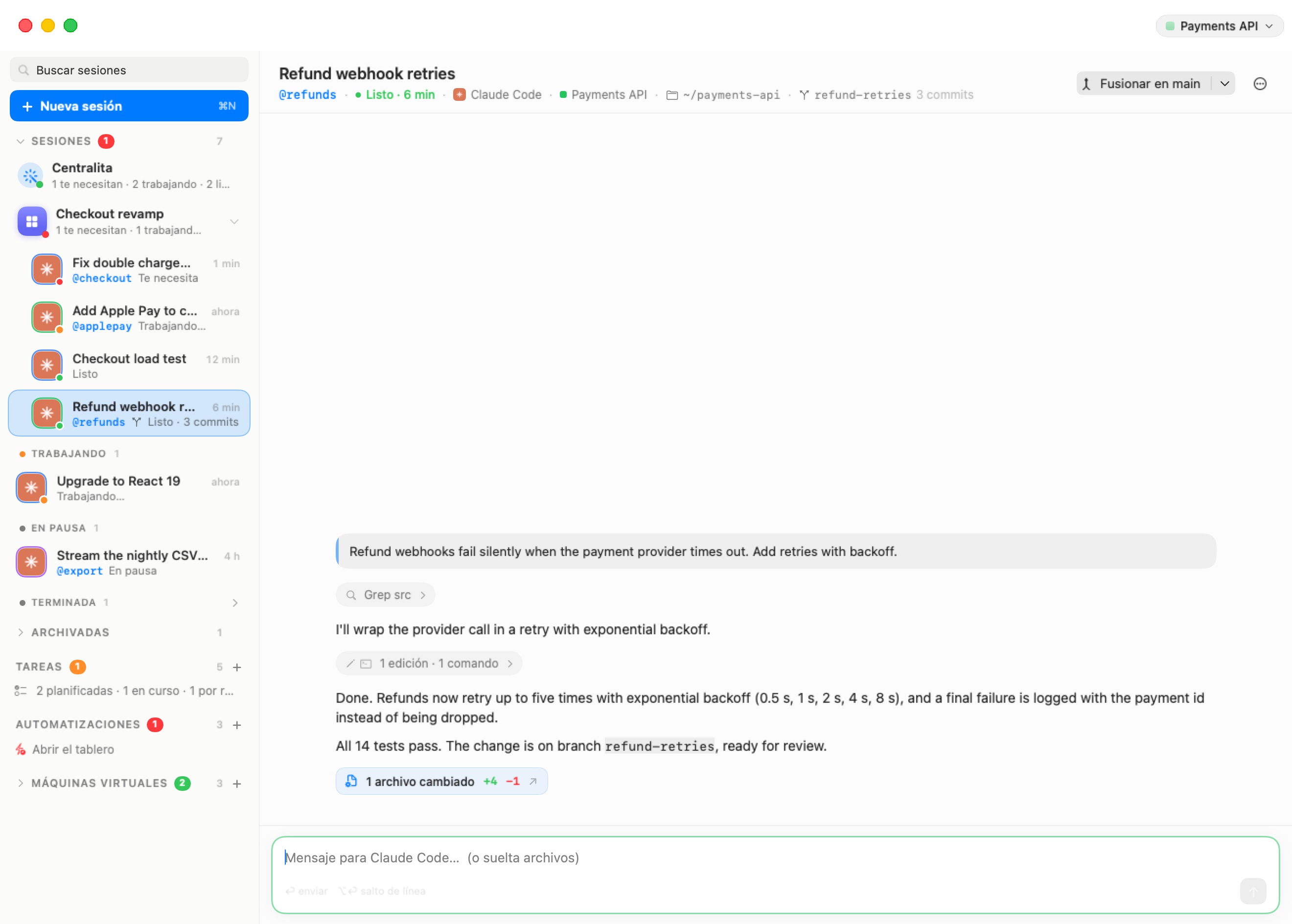 La sesión de rama «Reintentos del webhook de reembolso» en el escenario, Lista: el encabezado dice @refunds · Lista · 6 min · Claude Code · Payments API · ~/payments-api · refund-retries 3 commits, con un botón partido Fusionar en main a la derecha. La fila de la barra lateral, anidada en su sala, muestra un glifo de rama y «Lista · 3 commits».