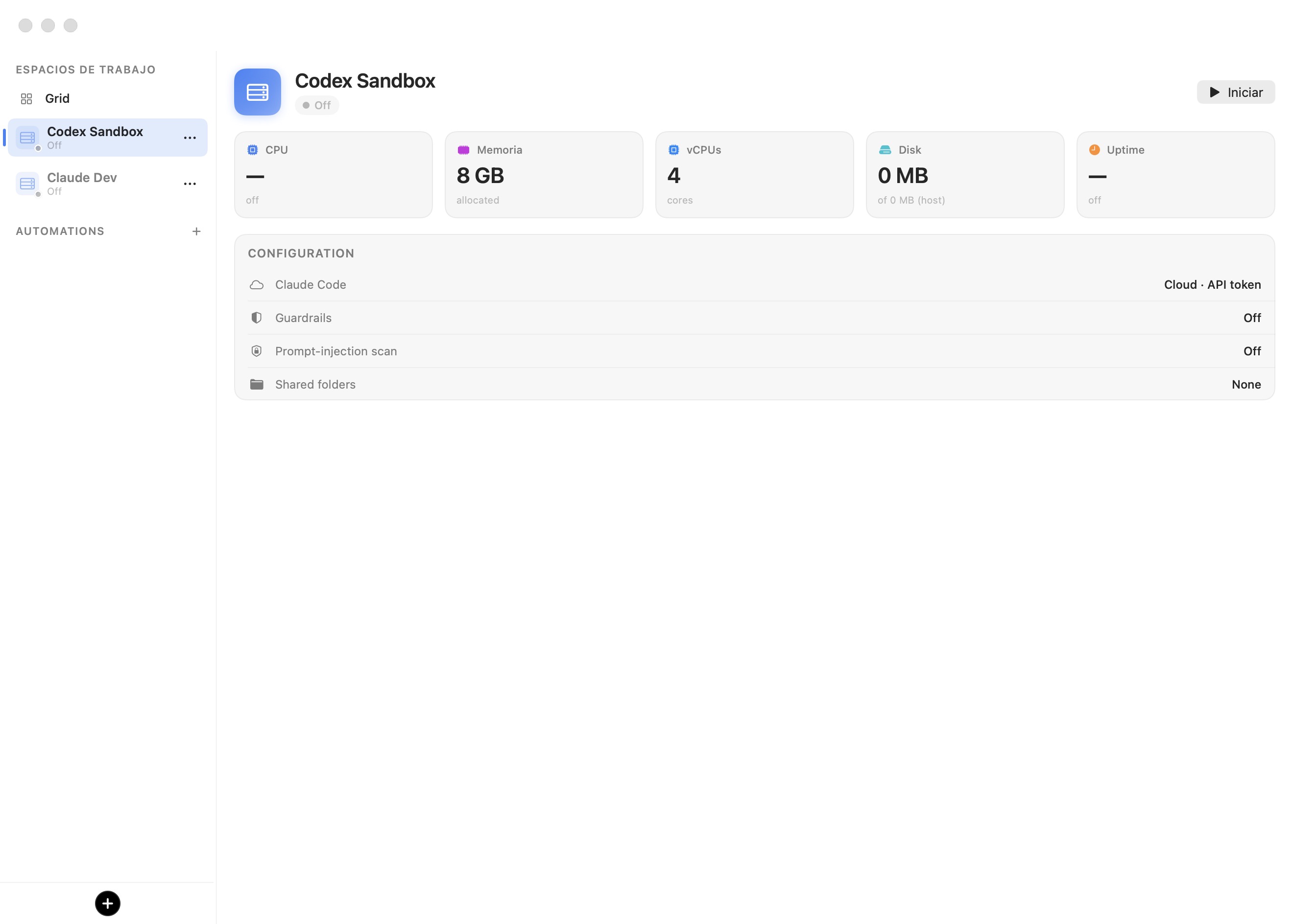 El explorador de espacios de trabajo de Bromure Agentic Coding: una barra lateral WORKSPACES con secciones Grid y AUTOMATIONS, y un panel de detalle que muestra tarjetas de CPU, Memoria, vCPU, Disco y Tiempo activo sobre un resumen de CONFIGURATION. Una ventana de réplica del cliente enriquecido renderiza una instancia remota usando este mismo diseño.